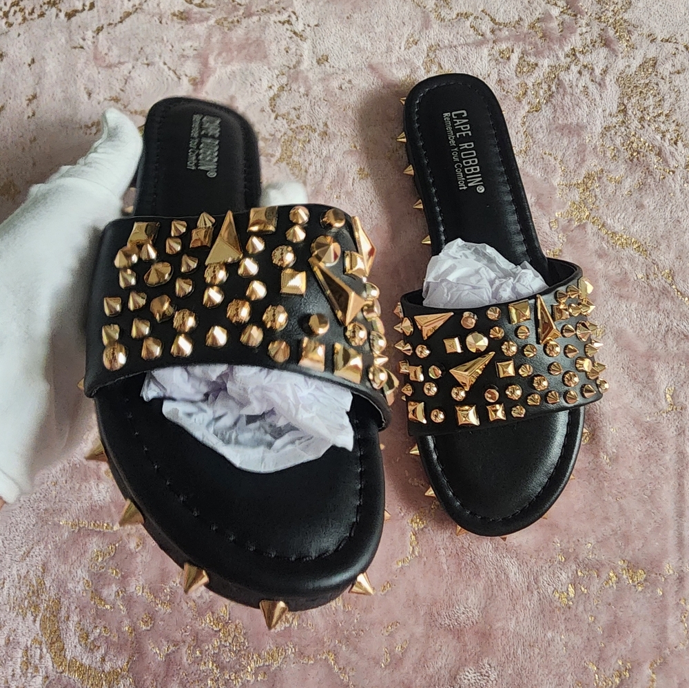 CAPE ROBBIN | Black Studded Sandals - Picture 8 of 15